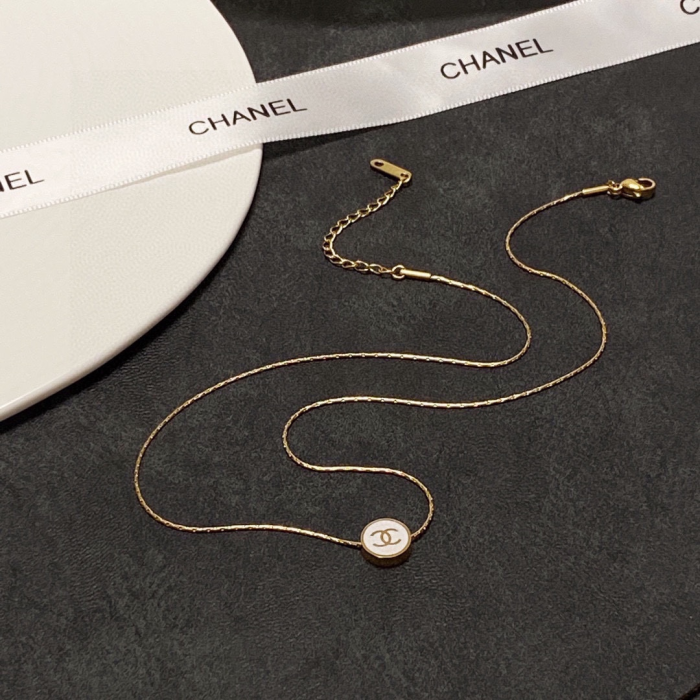 Gucci Double G Pearl Necklace - Image 3