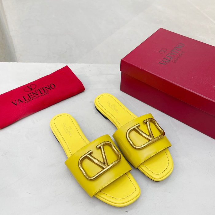 Valentino Leather Casual Fashion Flip-Flops Slide Sandal(Perfect Replica) - Image 8