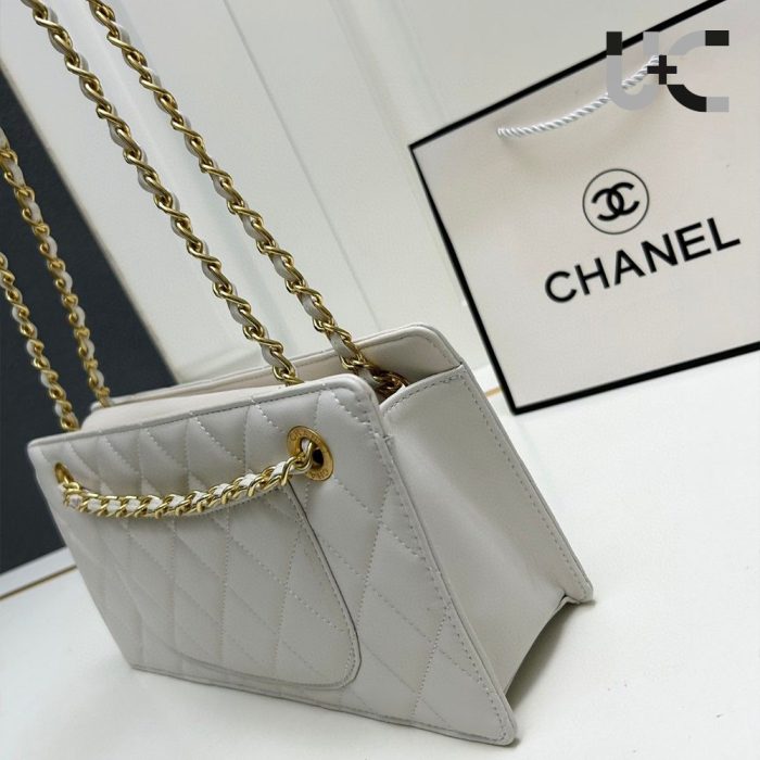 Chanel HandBag Made From Leather With Chain(Perfect Replica) - Image 5