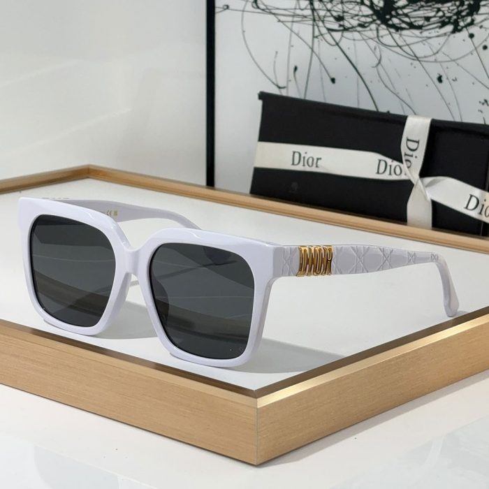 Dior Mirror Leg Stereoscopic Logo sunglasses Top quality (Perfect Replica) - Image 4