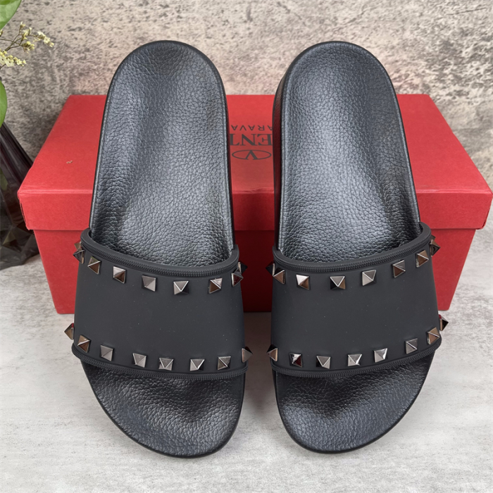 Valentino Rubber Simple And Casual Slide Sandal(Perfect Replica) - Image 4