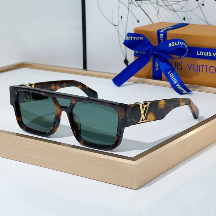 Louis Vuitton LV SLEEK SQUARE Sunglasses(Perfect Replica) - Image 4