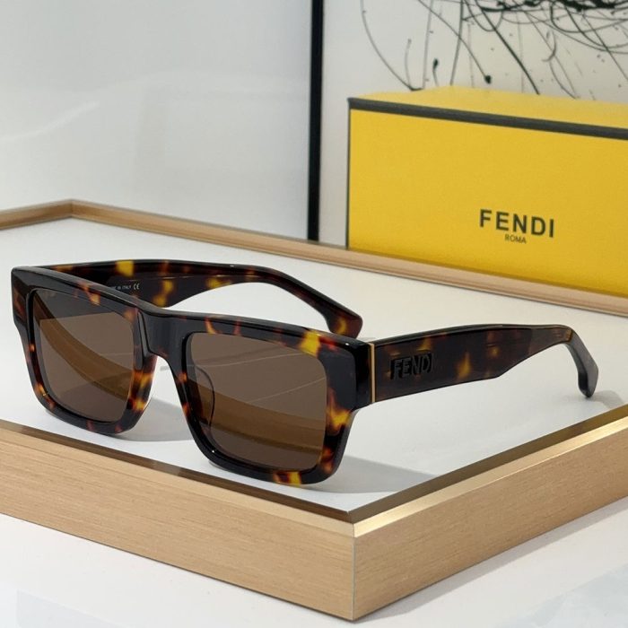 Fendi Square Plate Sunglasses Top quality (Perfect Replica) - Image 4