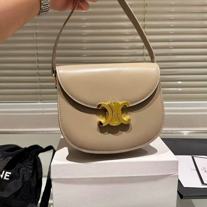 CELINE Triomphe Besace Bag(Perfect Replica) - Image 6