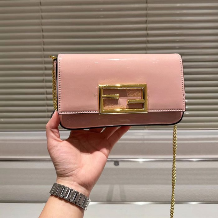 FENDI Chain Wallet Crossbody Bag(Perfect Replica) - Image 7