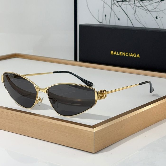 Balenciaga Metal Thin Mirror leg Strap Logo sunglasses Top quality (Perfect Replica) - Image 3