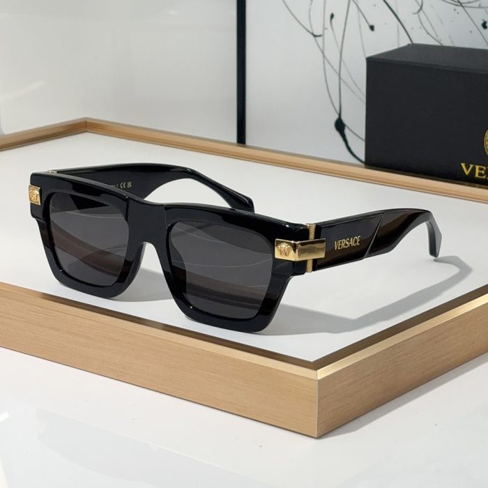 Versace Outdoor Sunglasses Top Quality(Perfect Replica) - Image 7