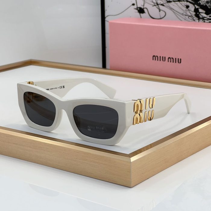 MIU MIU Cat eye Sunglasses Top quality (Perfect Replica) - Image 4