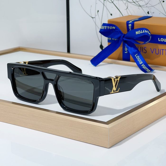 Louis Vuitton LV SLEEK SQUARE Sunglasses(Perfect Replica) - Image 7